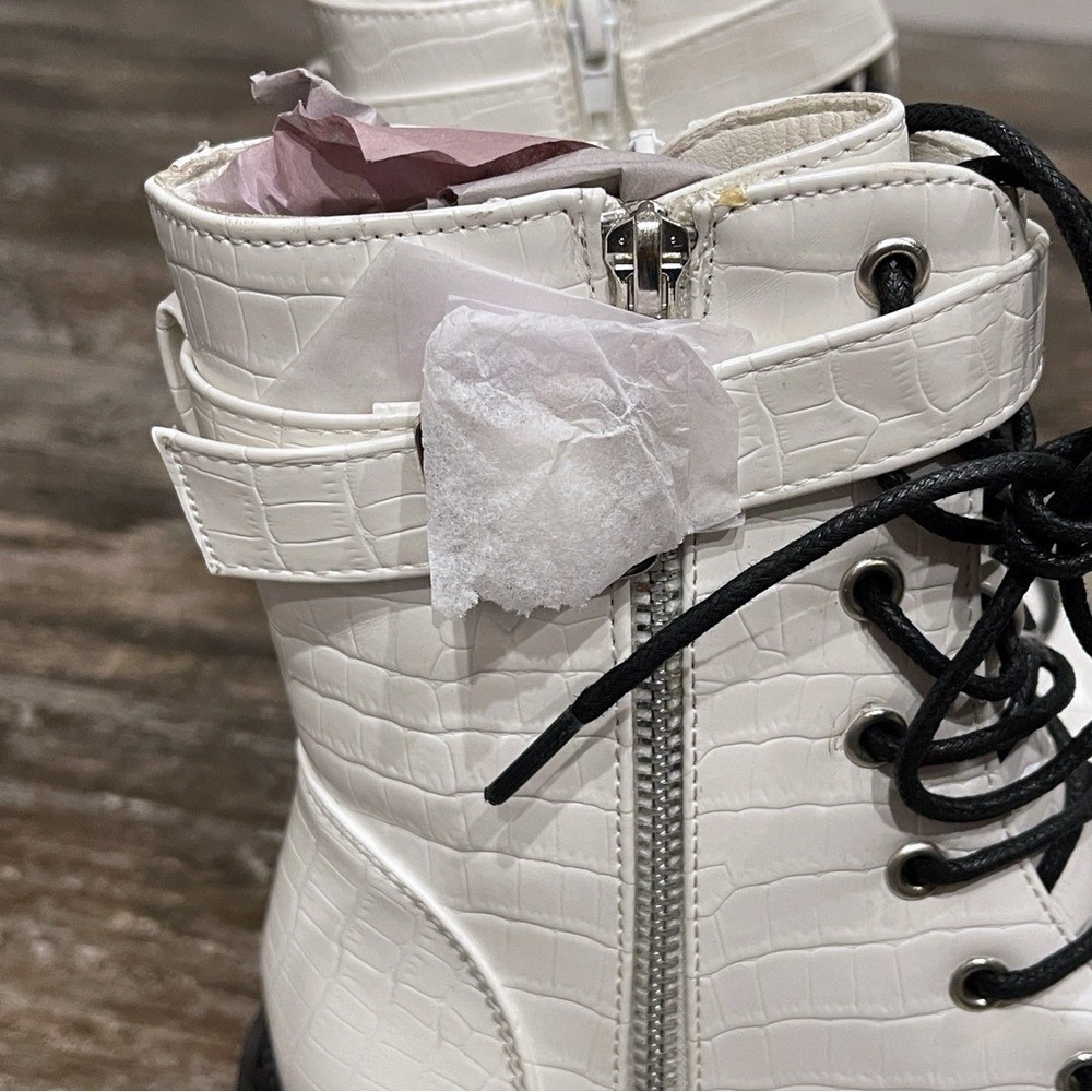 Nicole Miller Boots New‎ York Snakeskin Combat Moto City White Size 7 NEW - Picture 3 of 16